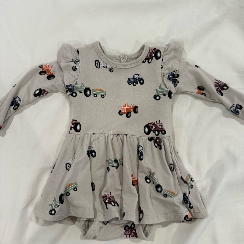 Kyte BABY twirl bodysuit - tractor
